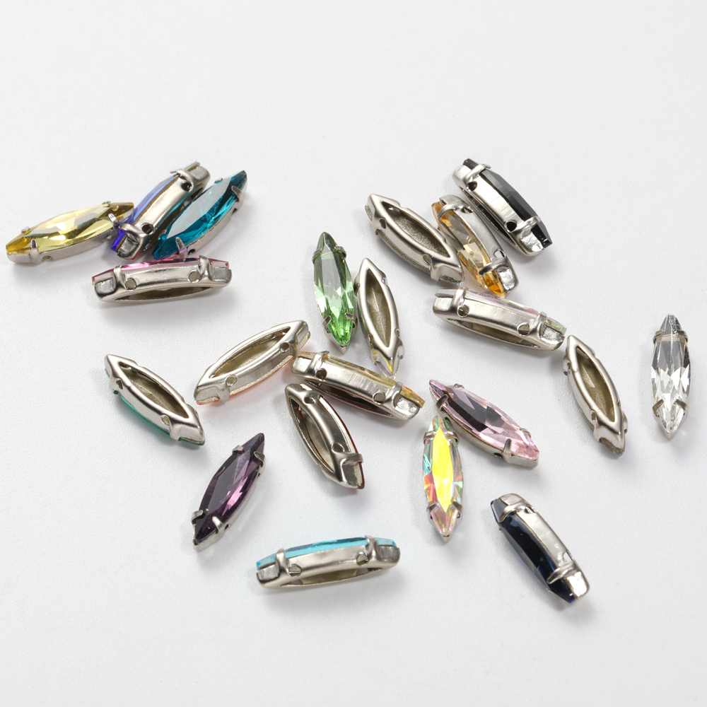 4x15mm K9 Glass Navette Crysta - Art Craft Horse บทวิจารณ์และราคา